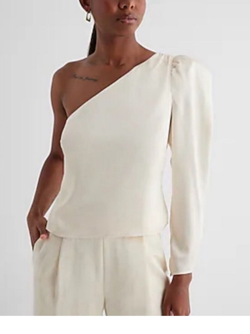 Express Cream One-Shoulder Long Sleeve Blouse